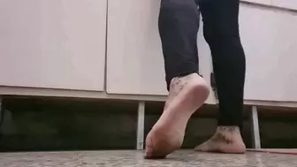 Barefoot Dirty Feet Sexy Soles milf cooking in her kitchen mkv