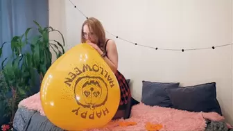 Mariette BTP's three orange printed Cattex 25'' balloons - 1080p