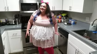 Pink Cat Maid Does The Dishes
