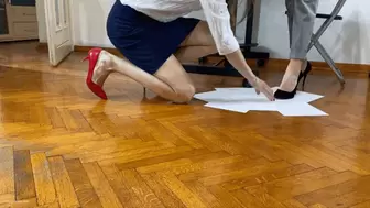 MEAN BOSS HAND TRAMPLE CLUMSY SECRETARY - MP4 Mobile Version