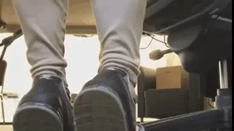 Beige Tight Pants Standing Office Flex Sneakers