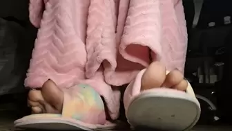 Giantess unaware in pink flurry robe Sexy Slippers dipping Shoeplay Toe Wiggling Spycam on slippers