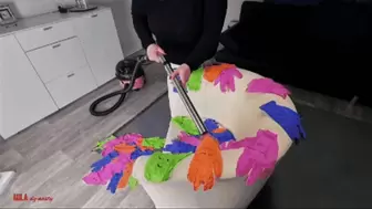 Mila - vacuuming latex gloves