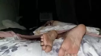 Sexy Sleepy Soles Latina milf Giantess Lola takes a nap showing off her wrinkled soles avi