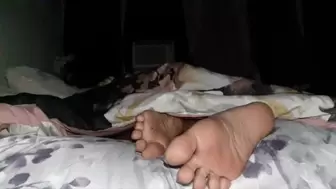 Sleepy Soles Milf in pjs gets under her comforter with her cool ac running she settles in for a 1 hr nap with her sexy soles in view foot fetish voyerism cam