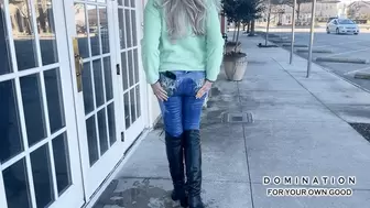 MILF Greta floods her jeans while waiting for her Uber ride at the shopping center - HQ_WMV