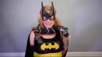 Batgirl VS Snake! Squeezed and Struggling Superheroine MP4 1080