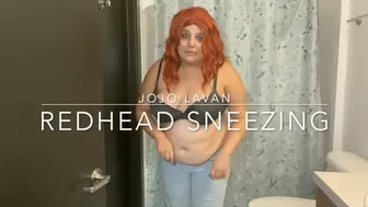 Redhead wets jeans sneezing - mp4