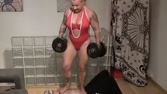 FBB milf muscle wife trampling and squash the slave while curls biceps with barbells huge biceps big back strong legs dominatrix massive bodybuilder
