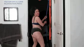 PLUMP BOOTY SHARES SOME OF HER 365 SQUATS pt 1