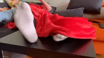 GIRL WITH SMALL FEET NAPPING CLOSE UP SOLES UNDER BLANKET - MP4 Mobile Version