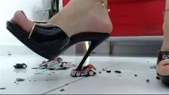 crushing 5 Toycars in 5 different shoes and barefeet