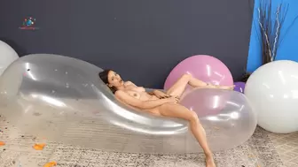 Madi M Pops Balloons-Masturbates on MOAB 4K (3840x2160)