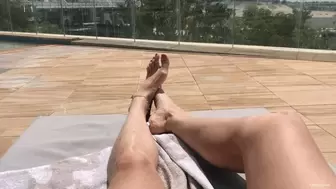ITCHY FOOT SCRATCHING IN FLIP FLOPS AT SWIM POOL FUNGUS FEET - MP4 Mobile Version