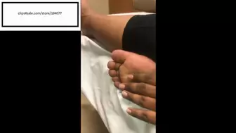 Delicious Itches Feet while waiting on Doctor barefoot