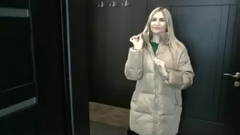 Zipper visible gorgeous in that new down coat MP4 HD 720p
