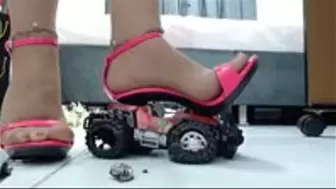 Crushing a Monster Truck with my pink heels and black mules and at last i wear y hard wooden Berkemann sandals