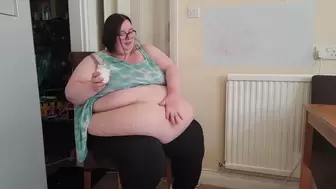 SSBBW BELLY RUB WITH COCONUT OIL AND SQUEAKY CHAIR