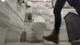 Embarrasing gassy toilet visit at work