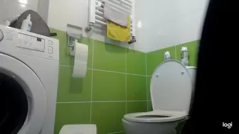 I do things on toilet mp4
