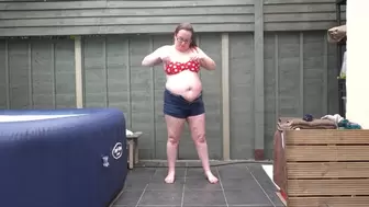 Red polka-dot bikini in Tight denim Shorts