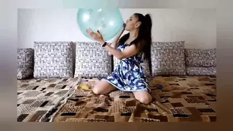 Darina sexually bursts the balloon with her booty