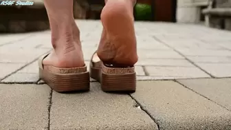 MS Chen platform sandals nearly crush those hiding in the cracks! Part 1 - MP4