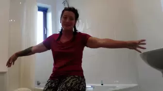 Simply Steamy Shower In the UK - MP4