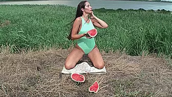 BELLY IS BIG AS A WATERMELOON!! (1280x1920 HD) MP4