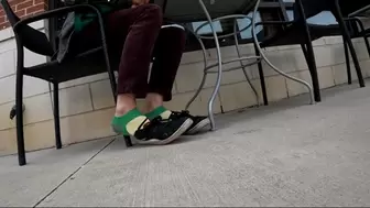 Starbucks waiteress shows filthy socks on break SD