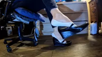 Shoeplaying Schoolgirl shows feet and socks while studying after school foot fetish SD
