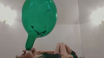 Alla destroys 7 balloons of different colors of 16 inches each!!!