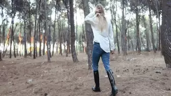 Walk in the forest in Hunter boots WMV(1280x720)FHD
