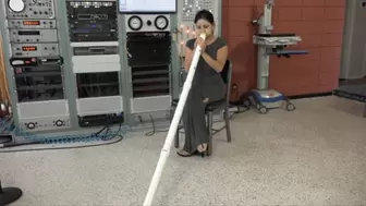 Sushii Tests a PVC Didgeridoo (MP4 - 1080p)