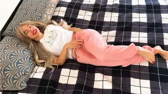 Lea farting 35 seconds super powerful and load in pijama! POV