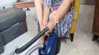 Vacuum cleaner and feet WMV(1280x720)FHD