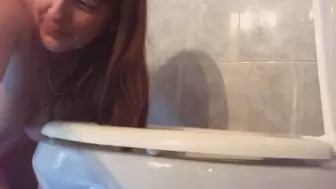Head inside a wc