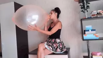 Darina bursts balloons with her mouth and ass