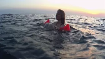 Alla swims on the sea and wears inflatable Bema armbands on her hands for safety!!!