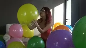 Mihaela kiss the balloons by cigarettes
