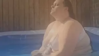 Naughty Piggy in the Pool wmv