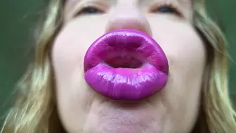 Pucker lips custom
