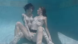 Underwater Lesbians - Charlotte Sartre & Star Nine Mobile