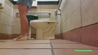Afternoon to evening toilet fetish