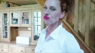 Tease you with her duck face MP4 SD