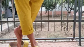 On the terrace in yellow ballet flats AVI(1280x720)FHD