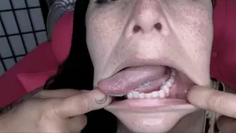 Sushii Xhyvette: Mouth Tour - MP4 hd