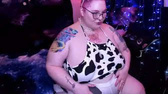 Fat Cow Ass Shaking and Spreading