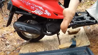 Stupide Asian Scooter Destruction