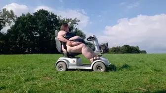 SSBBW USES MOBILITY SCOOTER JIGGLY BODY